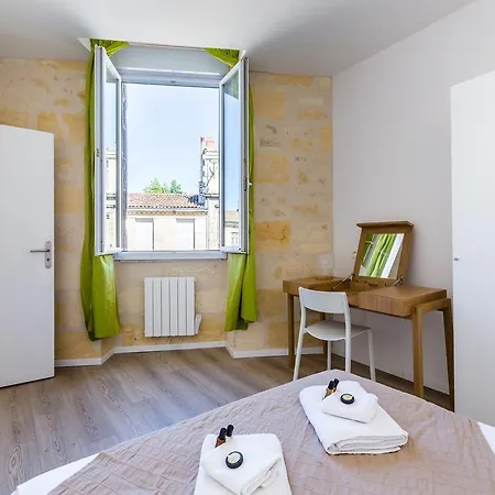 Aparthotel Bright In The City Center